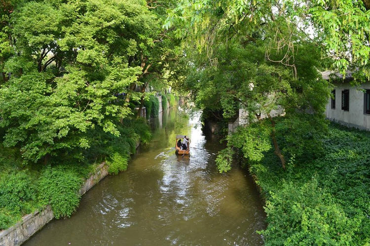 Bootsfahrt auf dem kaiserkanal